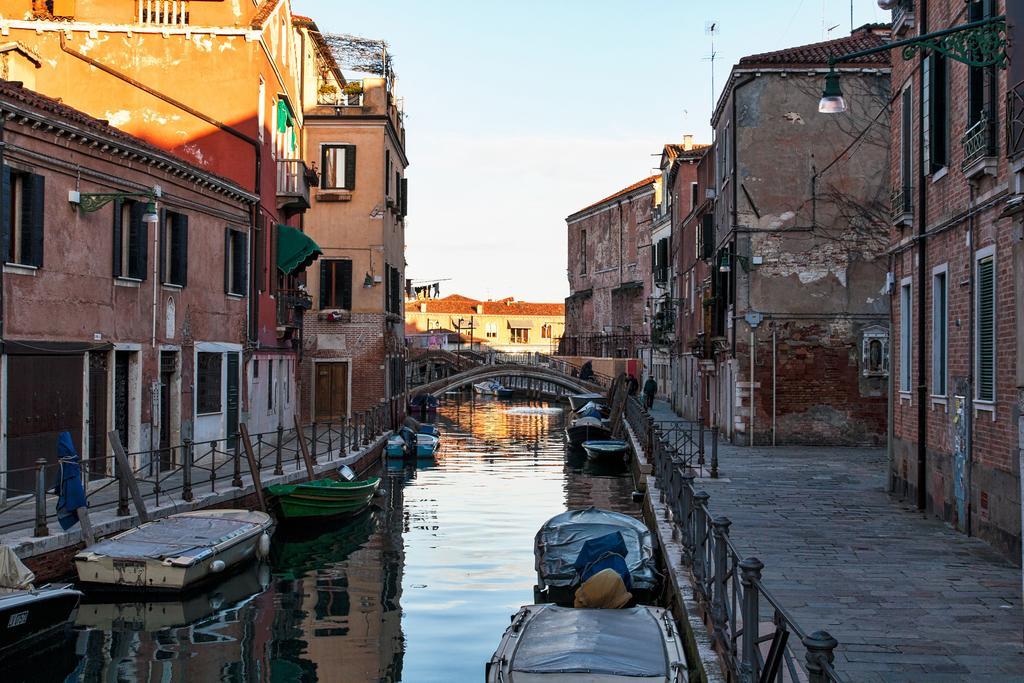 Venezia Biennale Bianco & Rosso Veneza Exterior foto