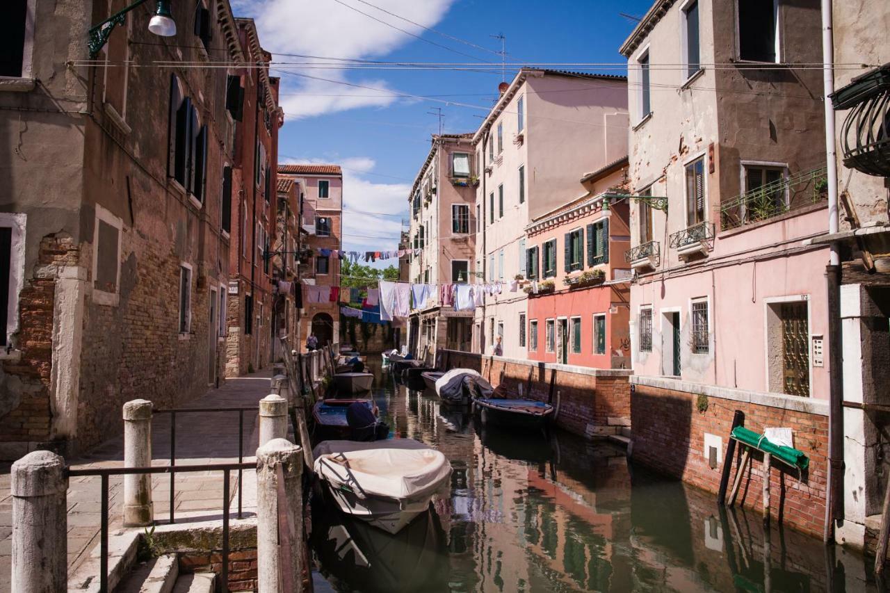 Venezia Biennale Bianco & Rosso Veneza Exterior foto